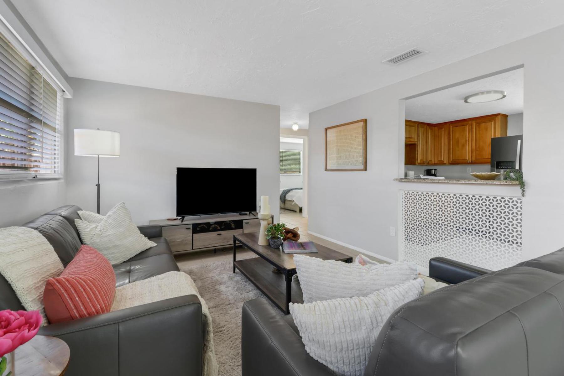 Little Beach House W/ Pool&Spa - 5 Minutes To Vanderbilt Beach Naples Exterior foto